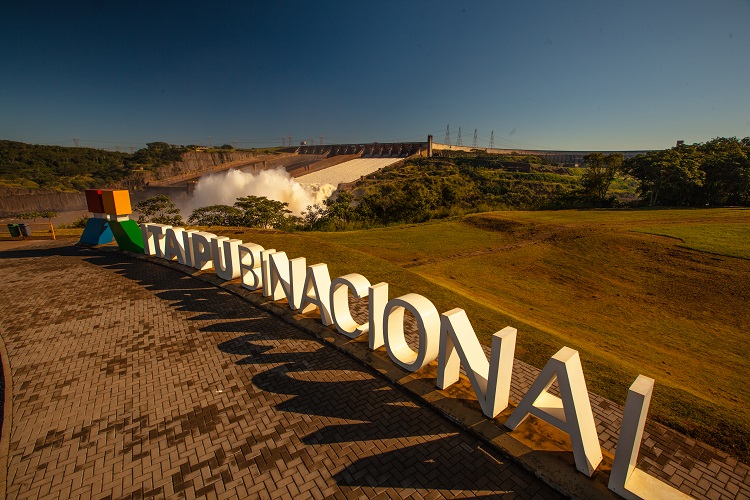 Letreiro Itaipu Binacional - O que fazer em Foz do Iguaçu?