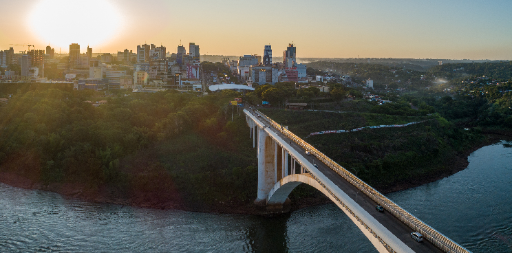 Ponte da Amizade  fronteira com Paraguai