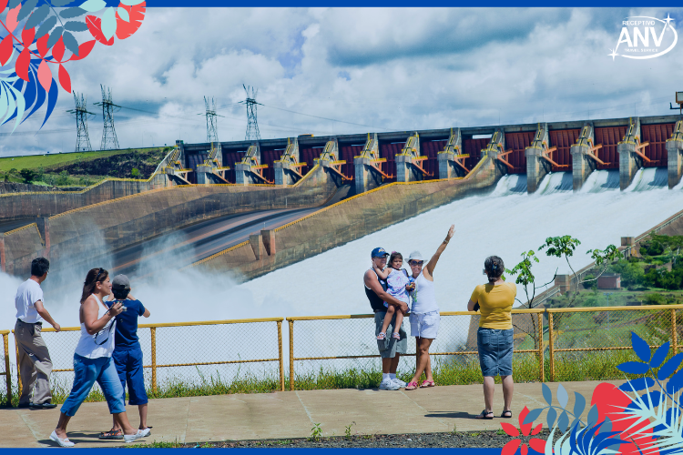 Visitantes na Itaipu (antes da pandemia) | Foto: Alexandre Marchetti | Turismo: Itaipu Binacional fecha 2020 com números positivos